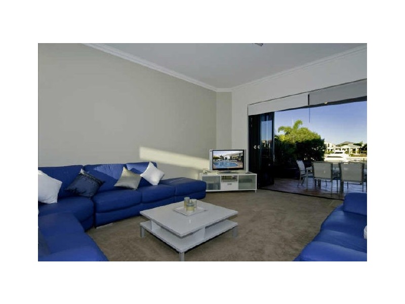 Sovereign Islands QLD 4216