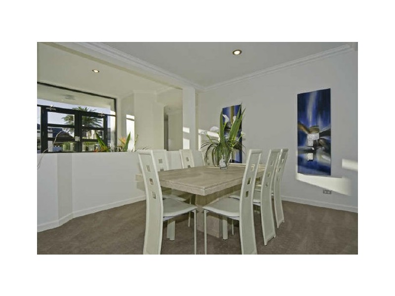 Sovereign Islands QLD 4216