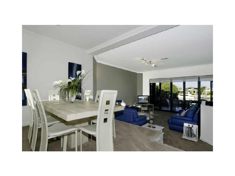 Sovereign Islands QLD 4216