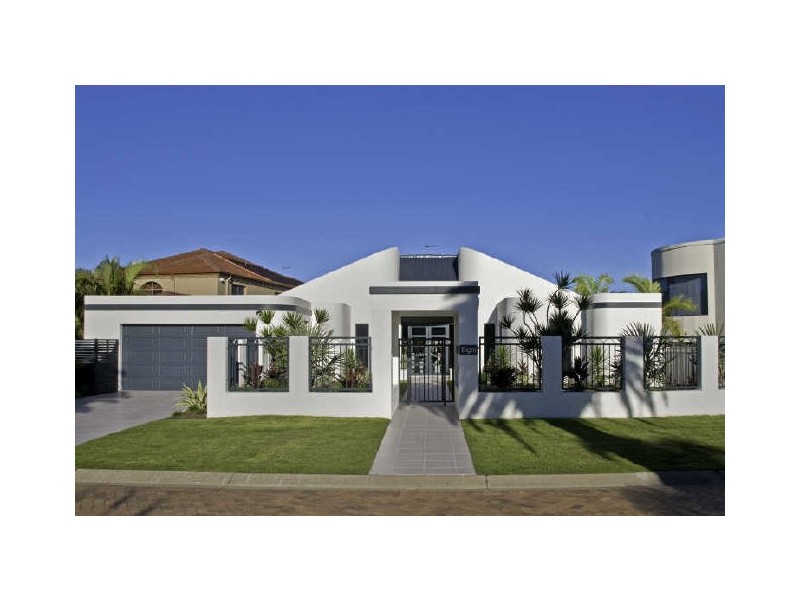 Sovereign Islands QLD 4216