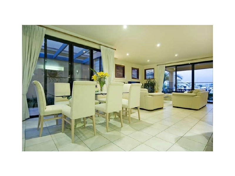 Hope Island QLD 4212