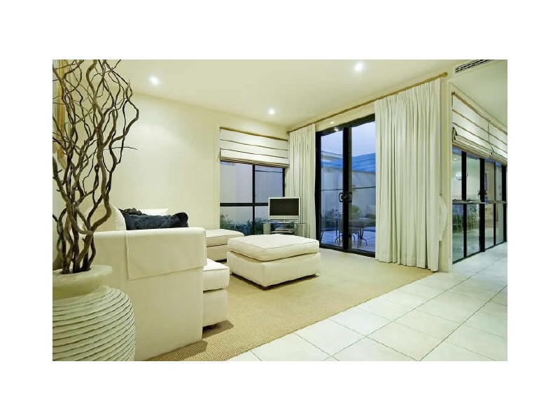 Hope Island QLD 4212