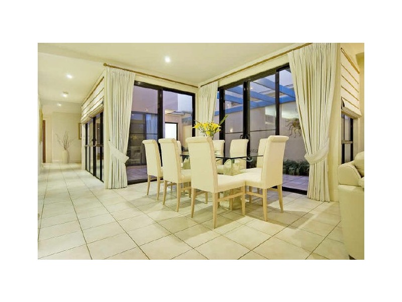 Hope Island QLD 4212