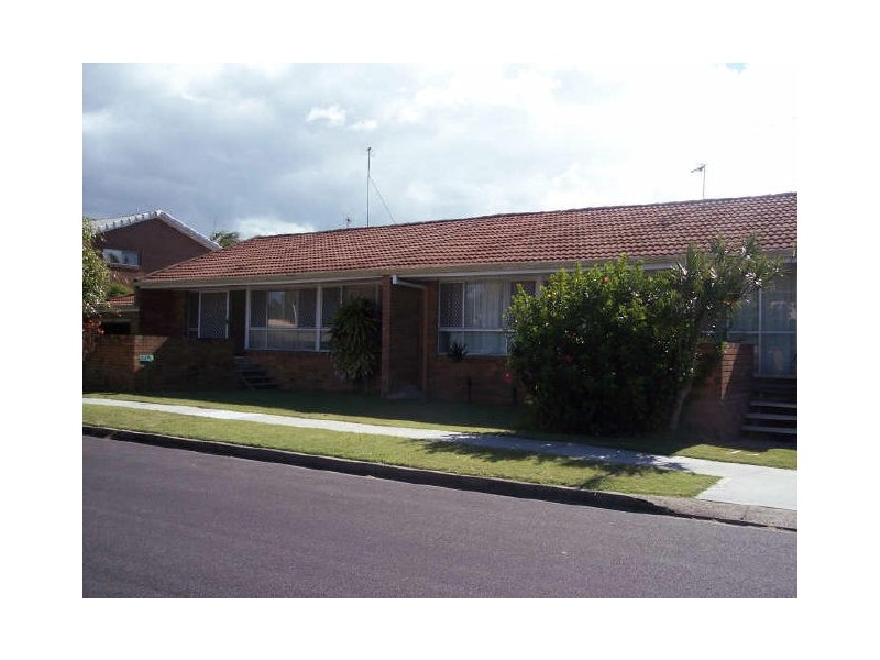 1/4 Rosalind Avenue, Paradise Point QLD 4216