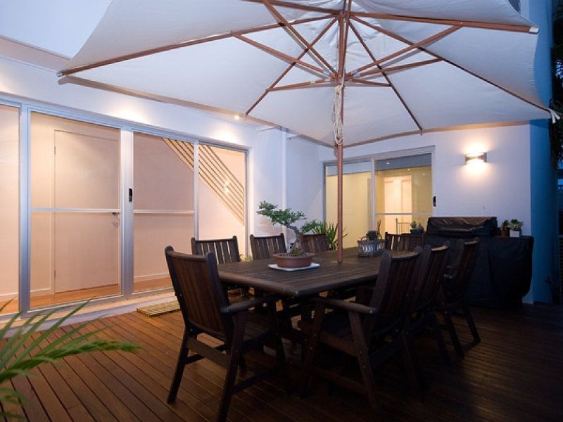 1/22 Eider Avenue, Paradise Point QLD 4216