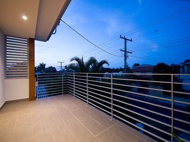 1/22 Eider Avenue, Paradise Point QLD 4216