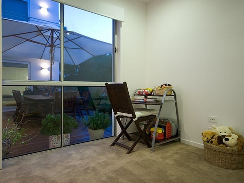 1/22 Eider Avenue, Paradise Point QLD 4216