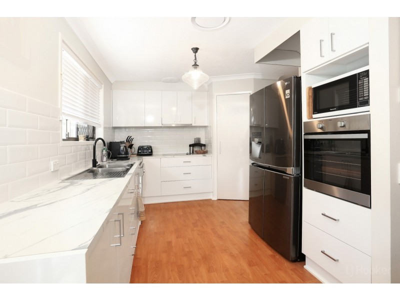 2 Burrinjuck Drive, Coombabah QLD 4216