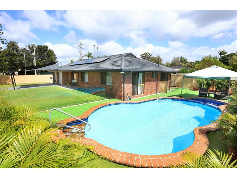 2 Burrinjuck Drive, Coombabah QLD 4216