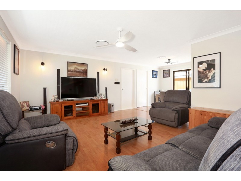 2 Burrinjuck Drive, Coombabah QLD 4216