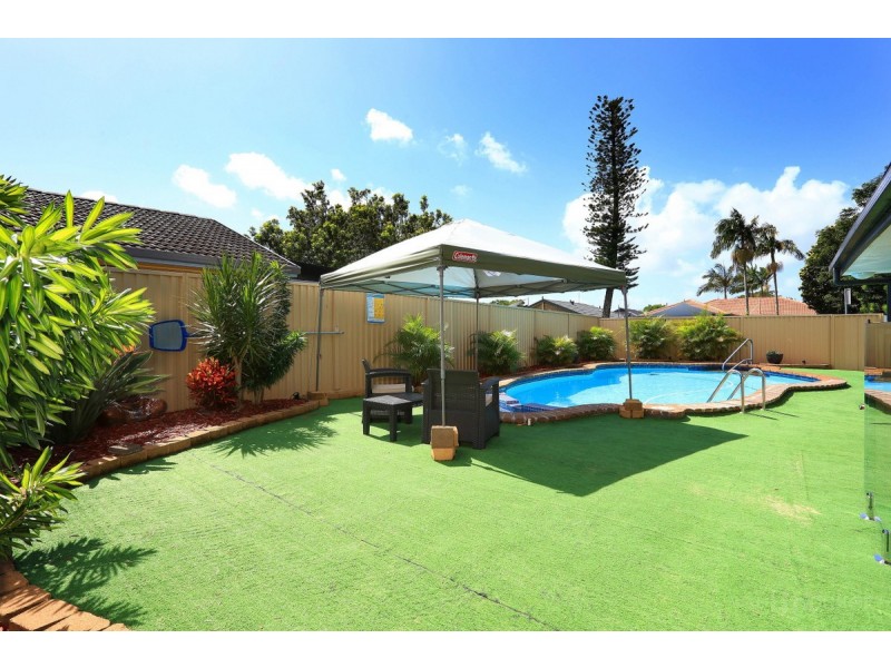 2 Burrinjuck Drive, Coombabah QLD 4216