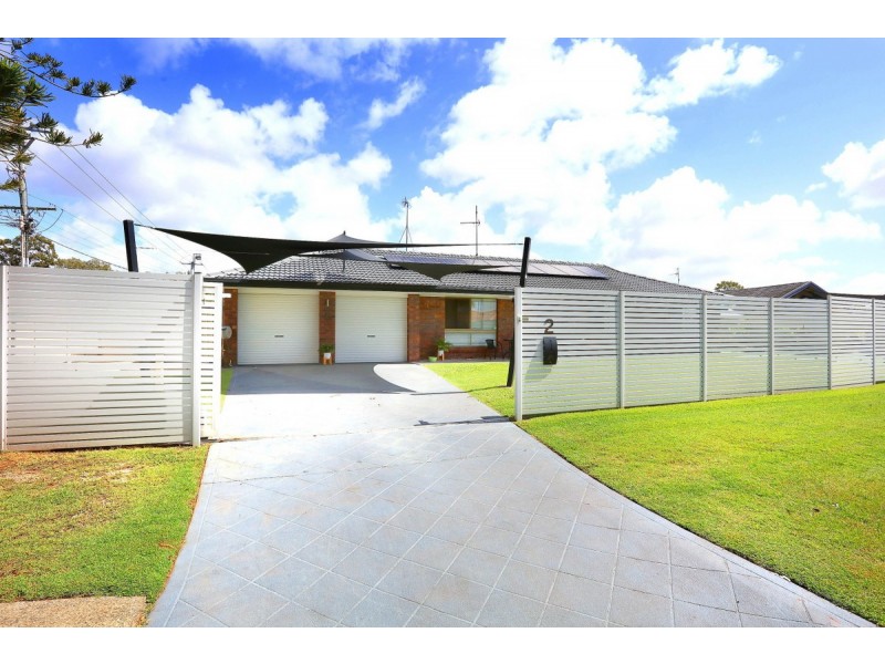 2 Burrinjuck Drive, Coombabah QLD 4216