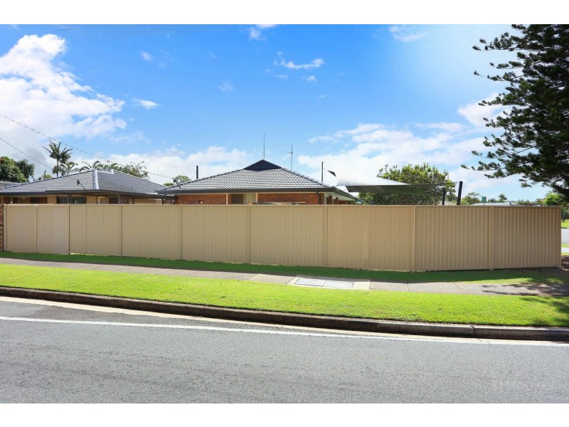 2 Burrinjuck Drive, Coombabah QLD 4216
