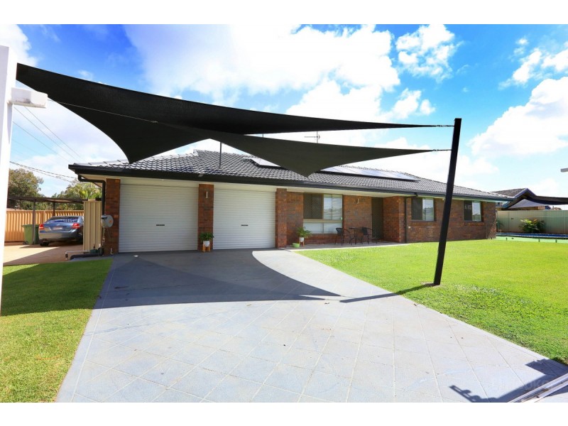 2 Burrinjuck Drive, Coombabah QLD 4216