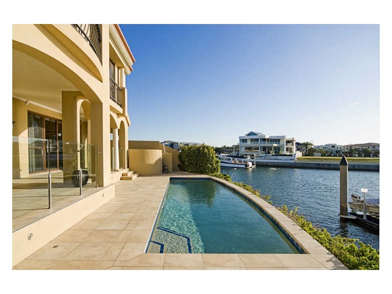 23 Regents Court, Sovereign Islands QLD 4216