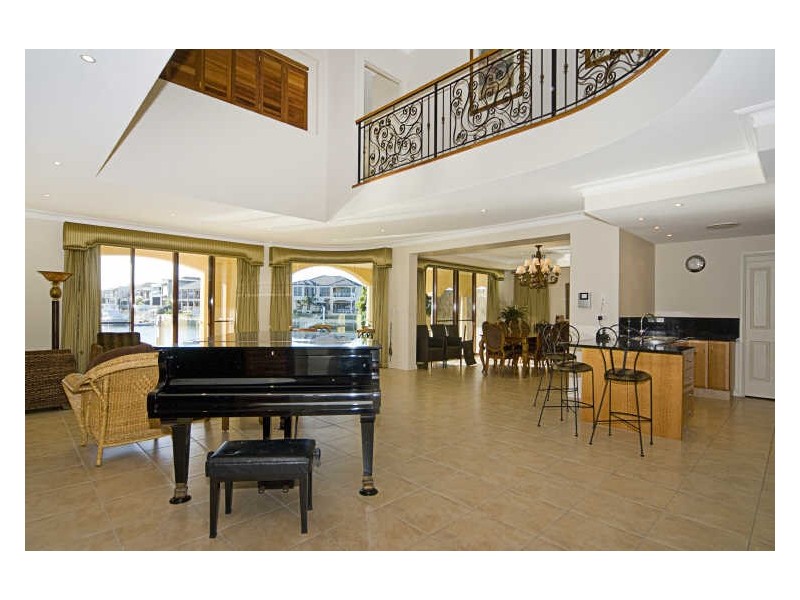 23 Regents Court, Sovereign Islands QLD 4216