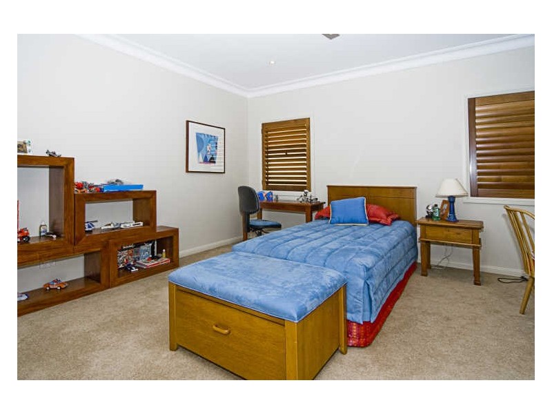 23 Regents Court, Sovereign Islands QLD 4216