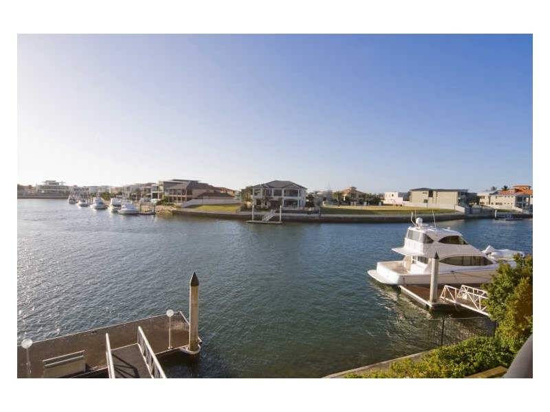 23 Regents Court, Sovereign Islands QLD 4216