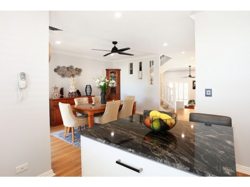 4/14 Pendraat Parade, Hope Island QLD 4212