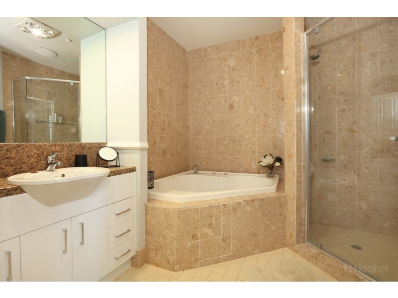 4/14 Pendraat Parade, Hope Island QLD 4212