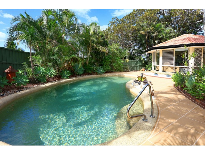 8 Lakewood Court, Helensvale QLD 4212