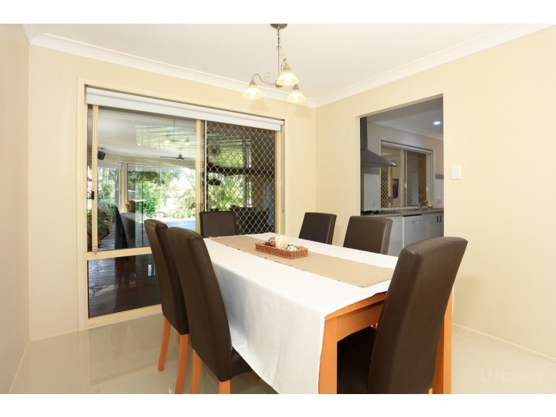 8 Lakewood Court, Helensvale QLD 4212