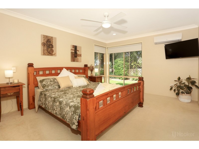 8 Lakewood Court, Helensvale QLD 4212