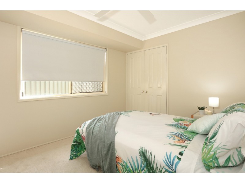 8 Lakewood Court, Helensvale QLD 4212