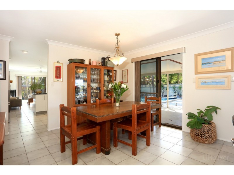 6 Pool Street, Hope Island QLD 4212