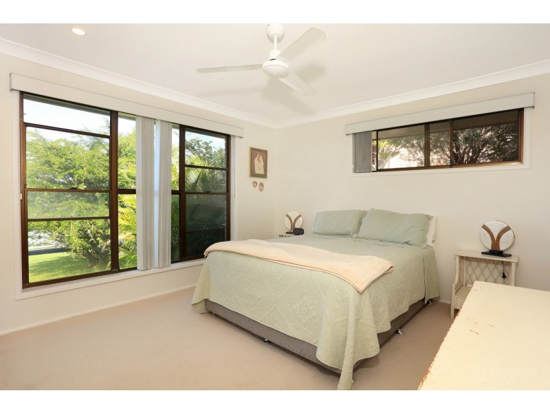 6 Pool Street, Hope Island QLD 4212