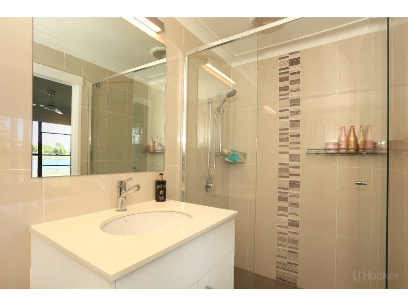 6 Pool Street, Hope Island QLD 4212