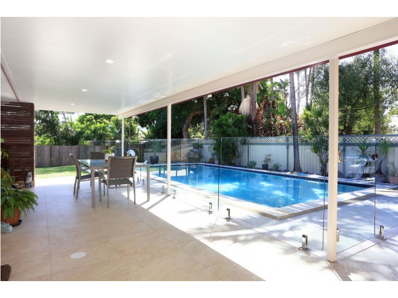 6 Pool Street, Hope Island QLD 4212