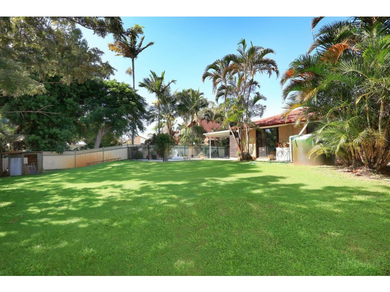 6 Pool Street, Hope Island QLD 4212