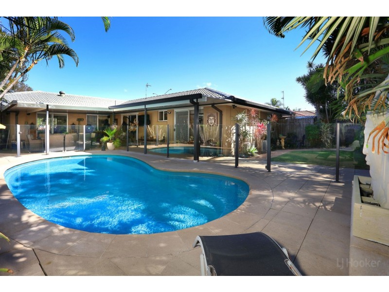 77 Lae Drive, Runaway Bay QLD 4216