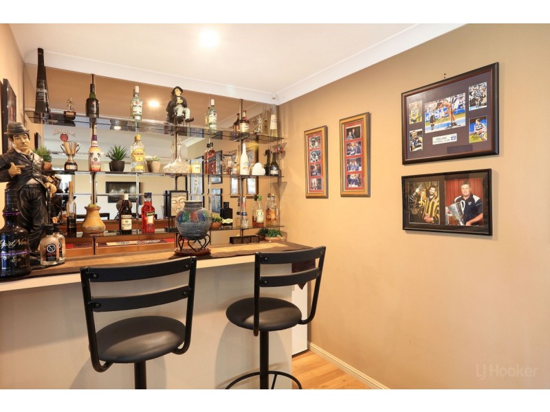 77 Lae Drive, Runaway Bay QLD 4216