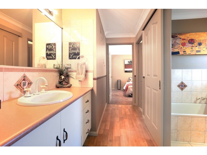 77 Lae Drive, Runaway Bay QLD 4216