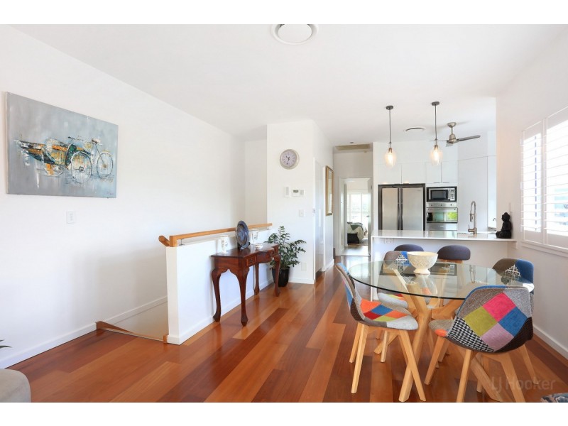 2/44 Milton Avenue, Paradise Point QLD 4216