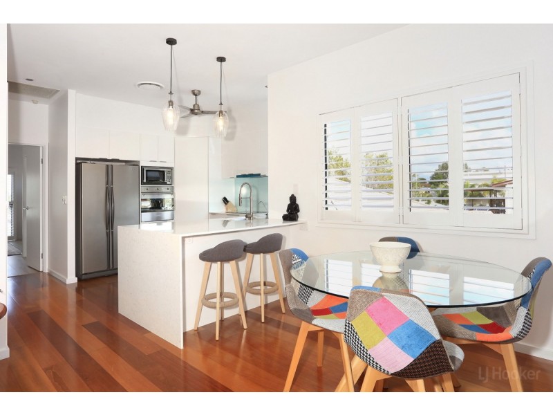 2/44 Milton Avenue, Paradise Point QLD 4216