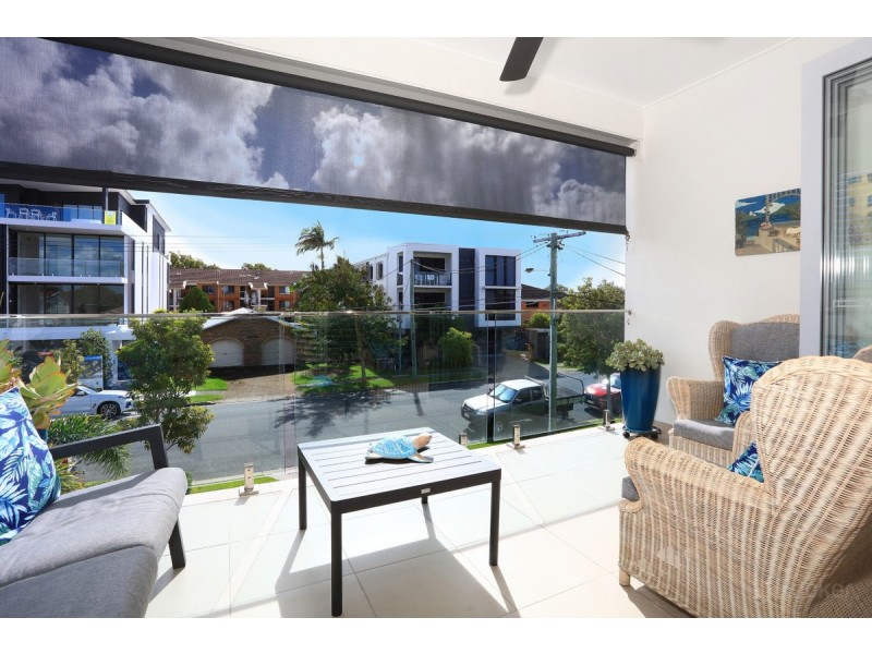 2/44 Milton Avenue, Paradise Point QLD 4216