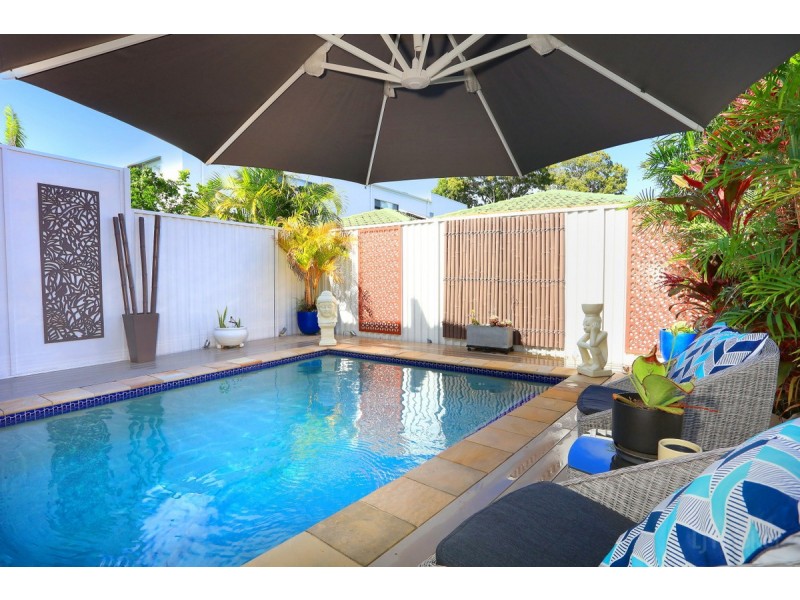 2/44 Milton Avenue, Paradise Point QLD 4216