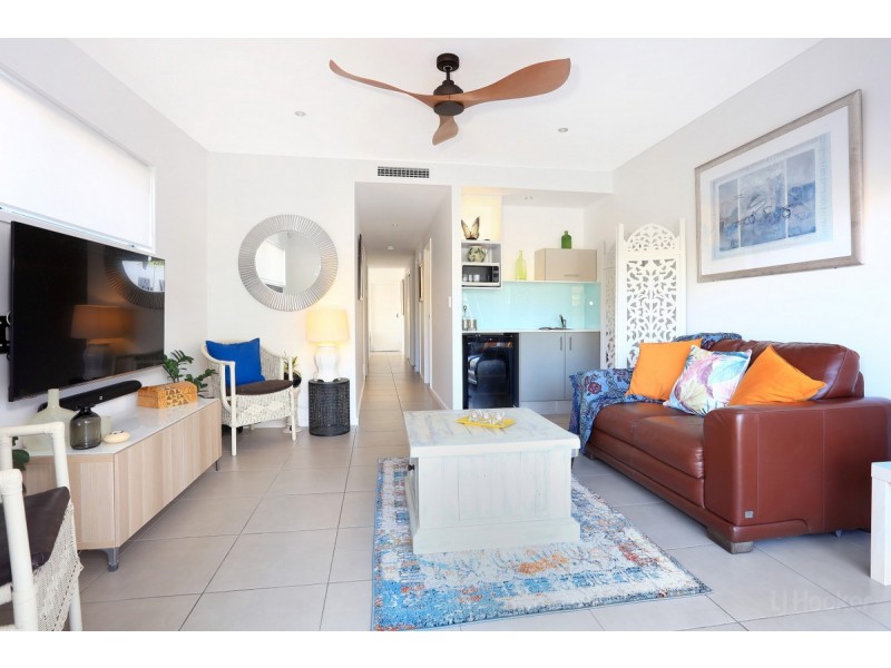 2/44 Milton Avenue, Paradise Point QLD 4216