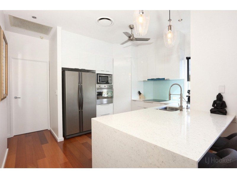 2/44 Milton Avenue, Paradise Point QLD 4216