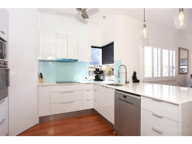 2/44 Milton Avenue, Paradise Point QLD 4216