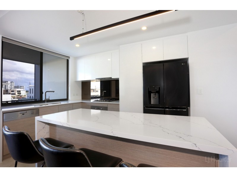 12 Park Cove, Hope Island QLD 4212