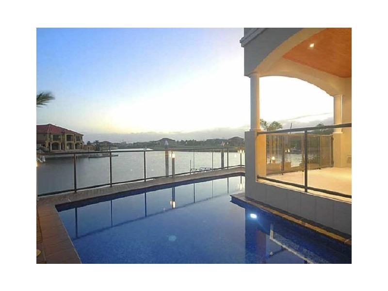 Sovereign Islands QLD 4216