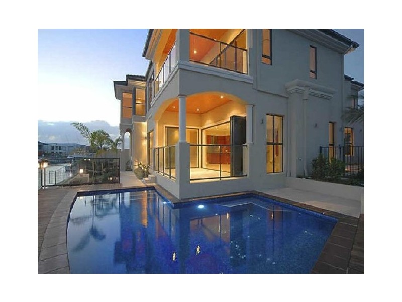 Sovereign Islands QLD 4216