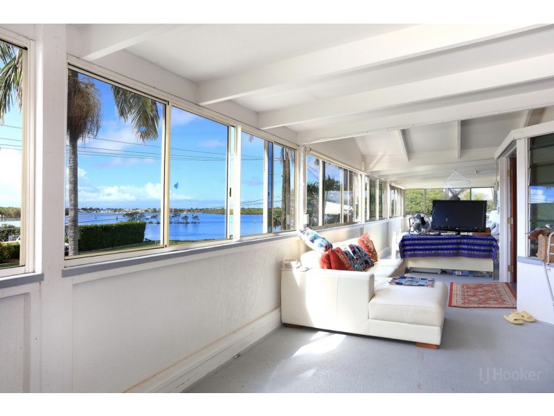 84 Boykambil Esplanade North, Hope Island QLD 4212