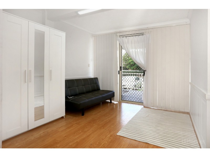 84 Boykambil Esplanade North, Hope Island QLD 4212