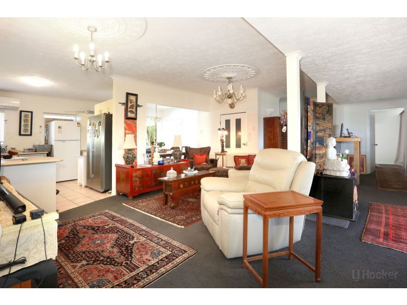 84 Boykambil Esplanade North, Hope Island QLD 4212