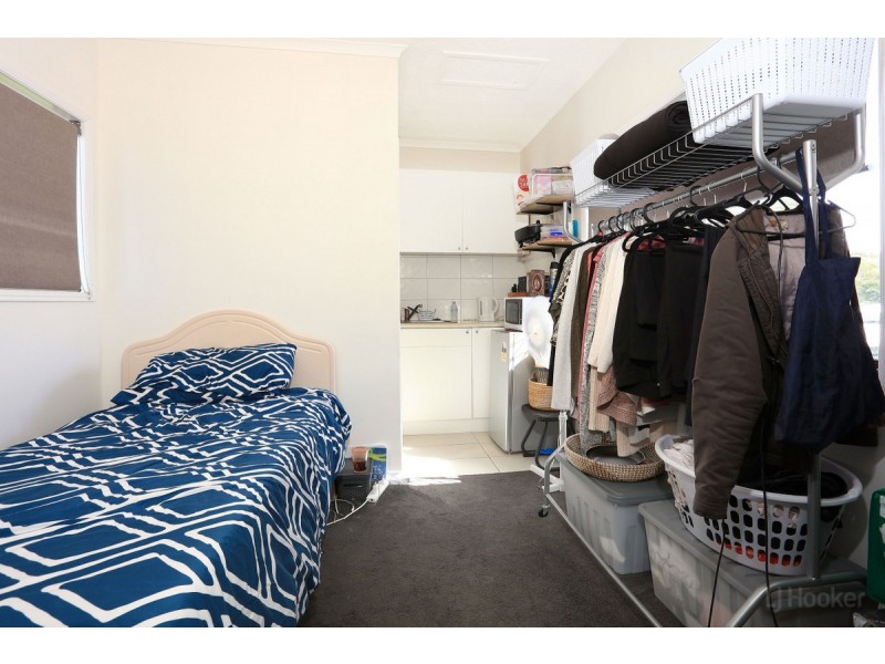 84 Boykambil Esplanade North, Hope Island QLD 4212